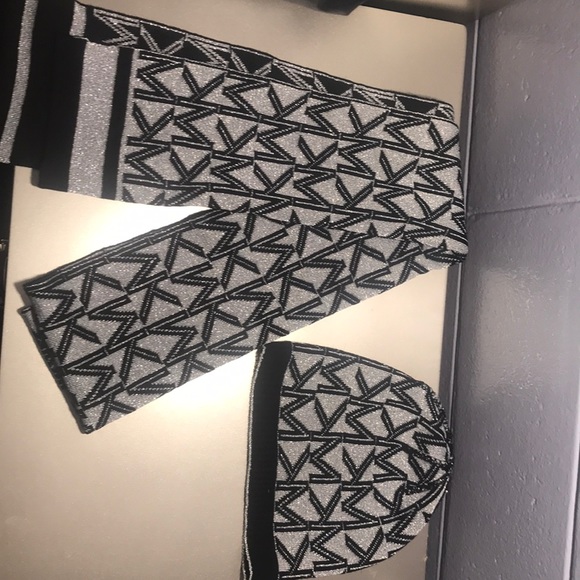 Signature MK Scarf & Beanie Set, Black/Grey, Fall. - Picture 2 of 6
